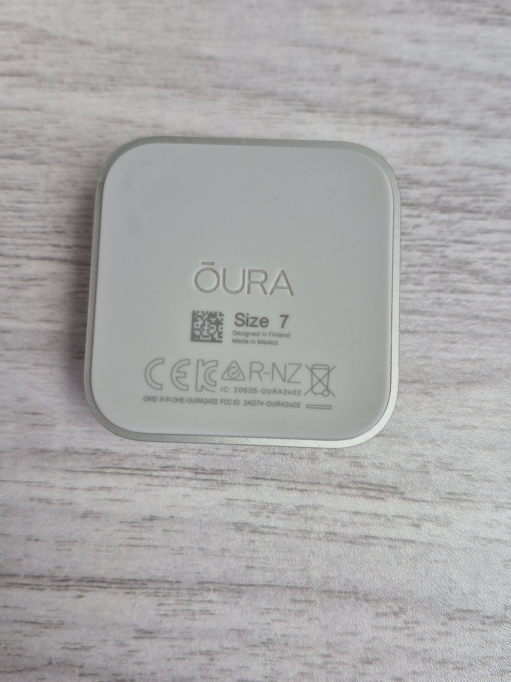 Oura Smart Ring Size 7 - Picture 2 of 6